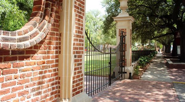 Alpha Phi Omega Garnet Gate